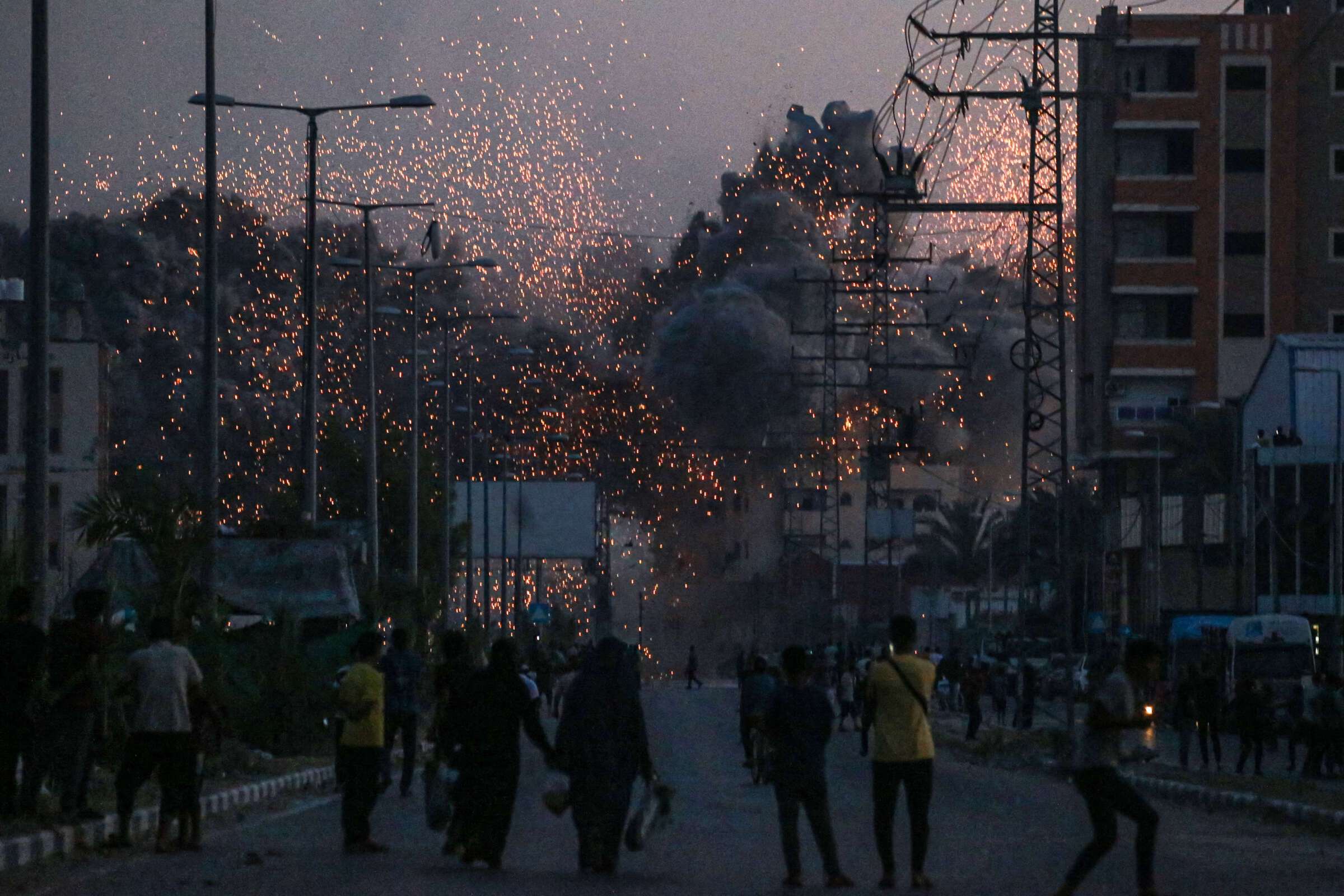 Report: Israel Leveled Entire Blocks in Gaza When Unable to Locate Target